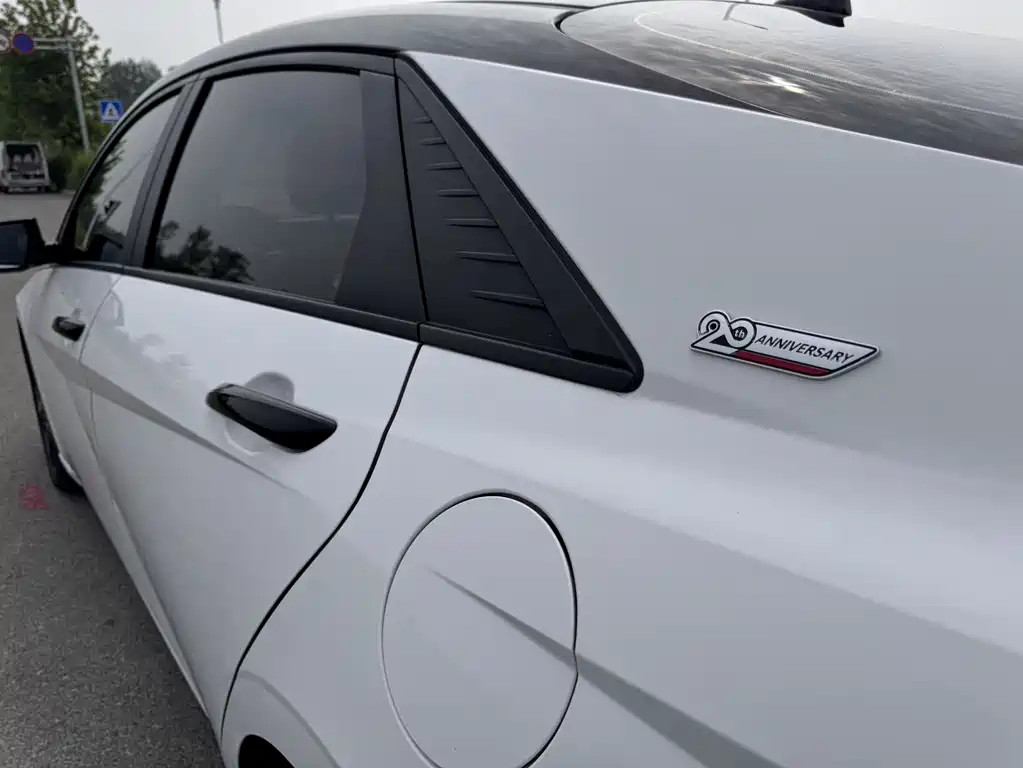 Hyundai Elantra 2023 — фото 17