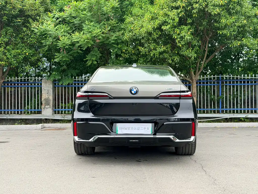 BMW i7 2023 — фото 9