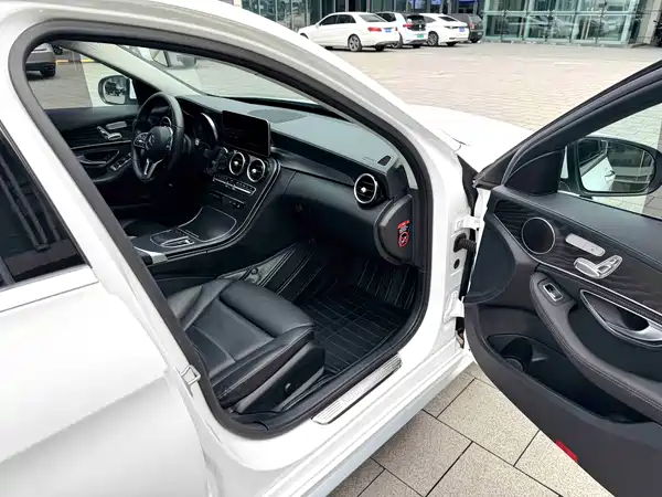 Mercedes-Benz C-Class 2019