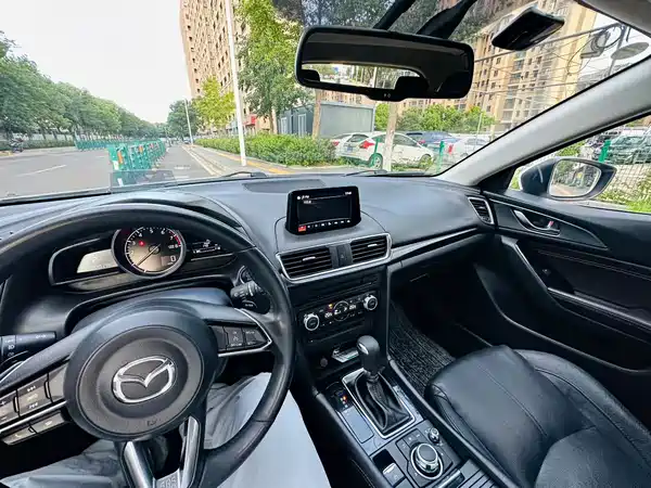 Mazda 3 Axela 2018