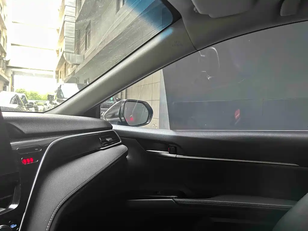 Toyota Camry 2022 — фото 15