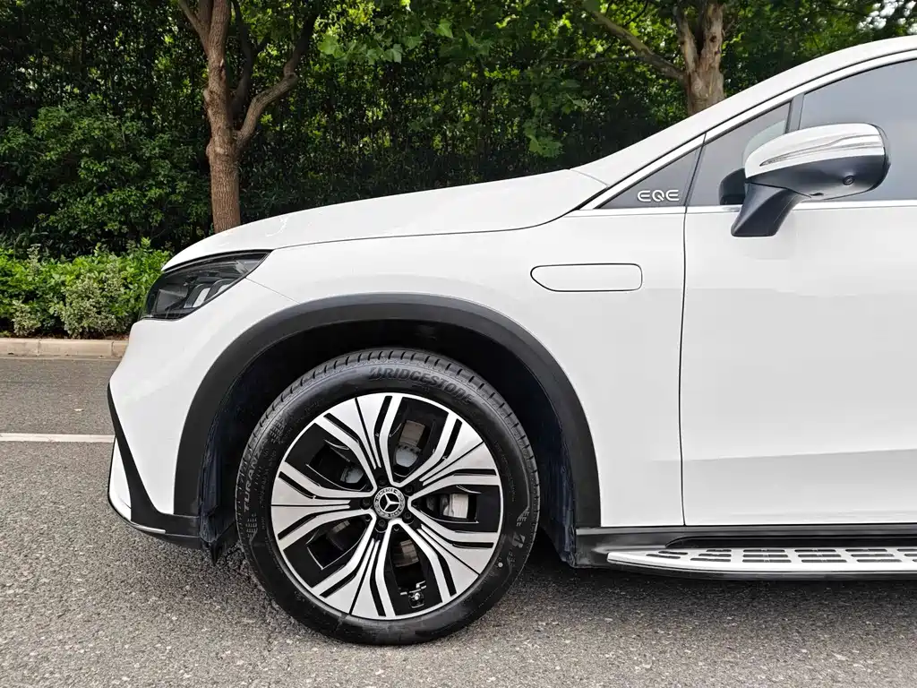 Mercedes-Benz EQE SUV 2025 — фото 20