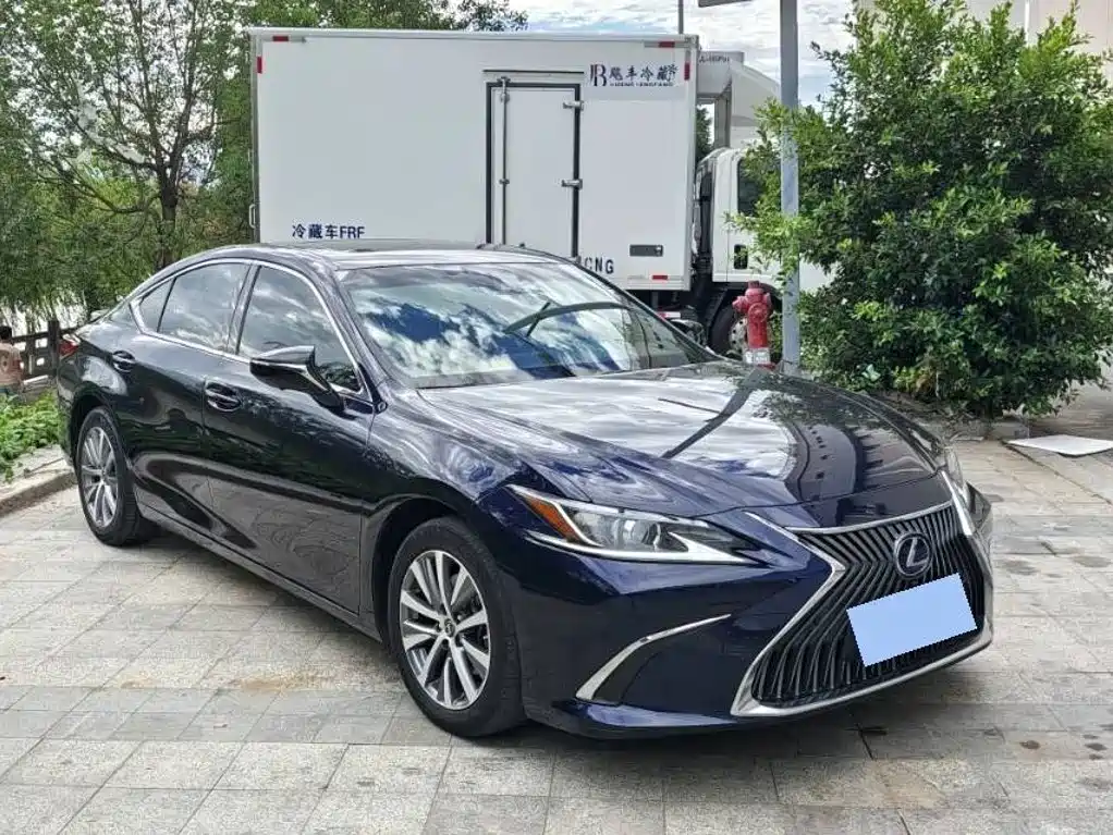Lexus ES 2020 — фото 2