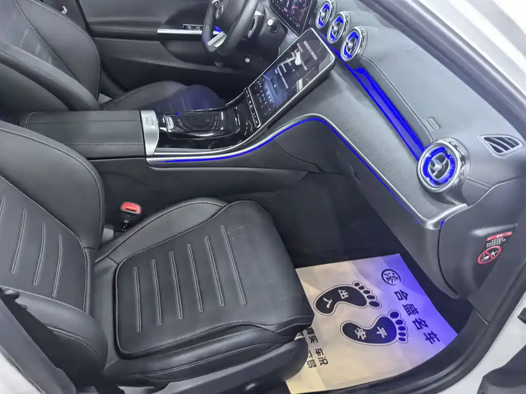 Mercedes-Benz C-Class 2023 — фото 19