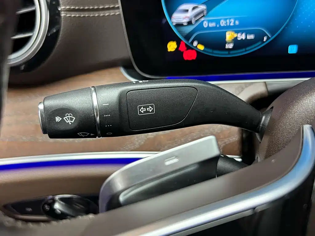 Mercedes-Benz E-Class 2023 — фото 20