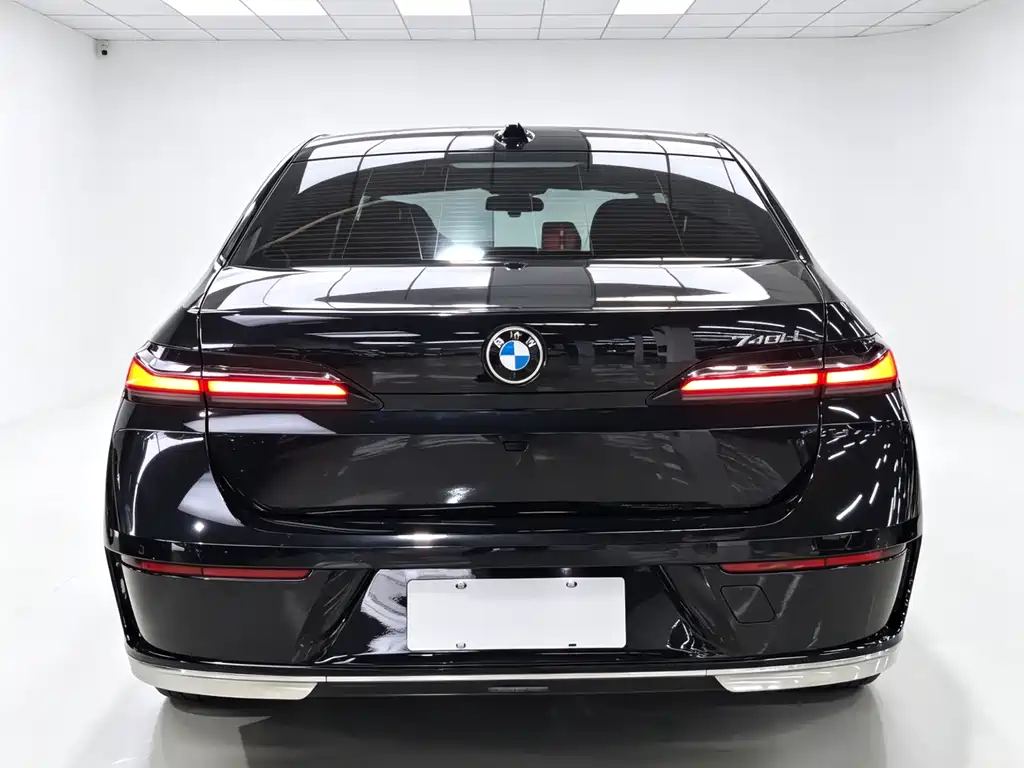 BMW 7 Series 2023 — фото 10