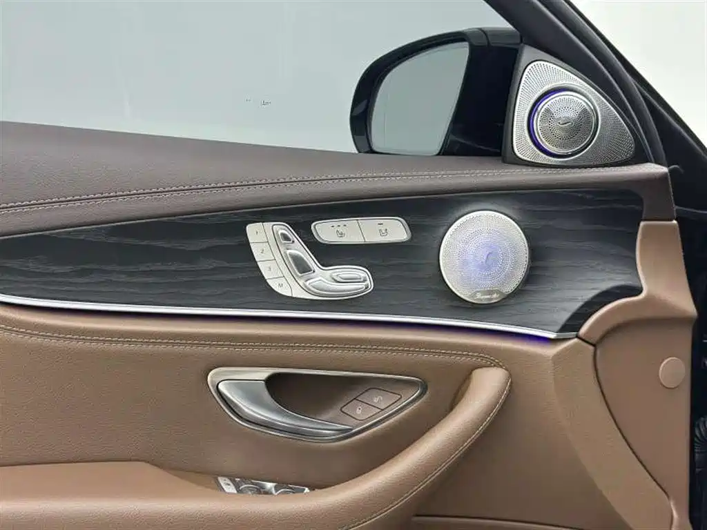 Mercedes-Benz E-Class 2023 — фото 14