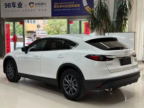 Mazda CX-4 2023