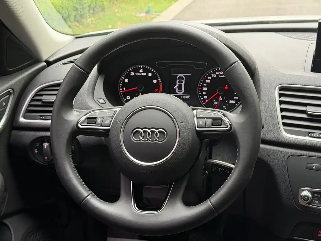 Audi Q3 2019 — фото 13