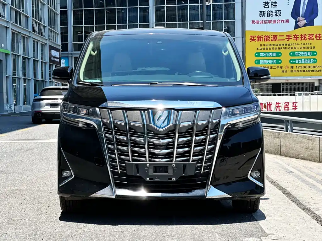 Toyota Alphard 2022 — фото 2