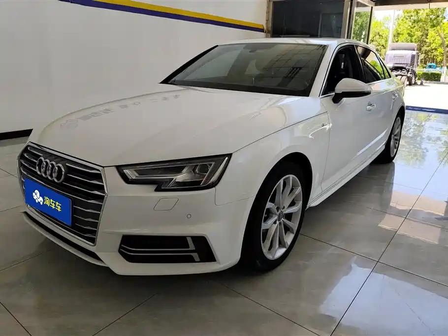 Audi A4L 2018 — фото 1