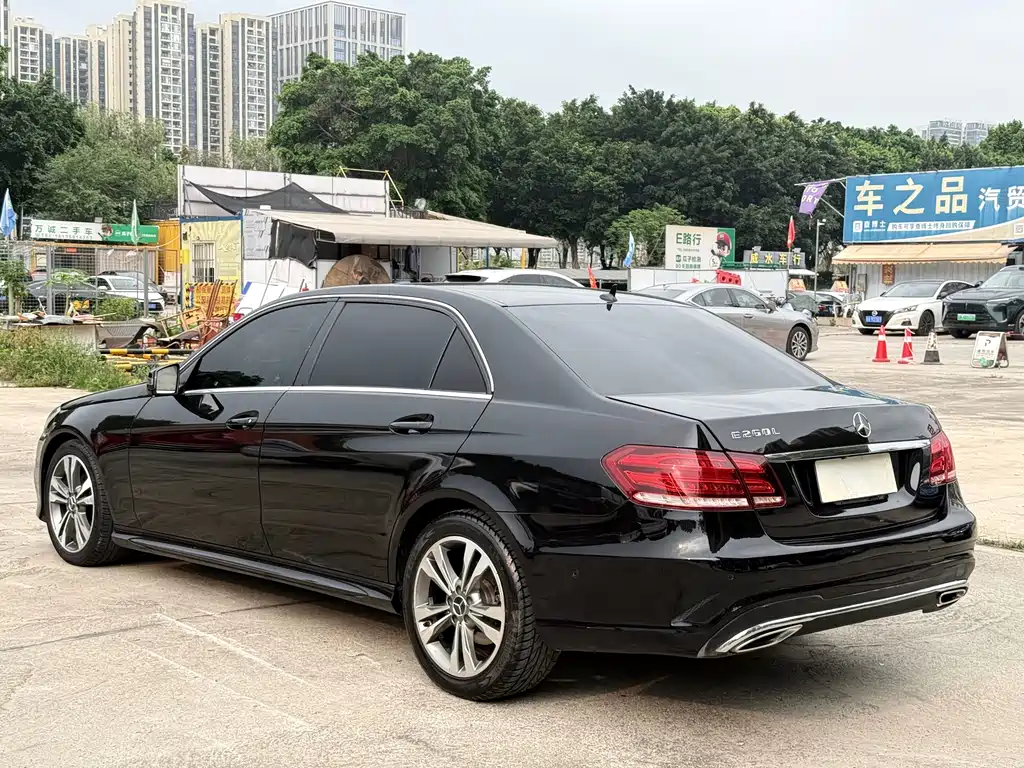 Mercedes-Benz E-Class 2015 — фото 15