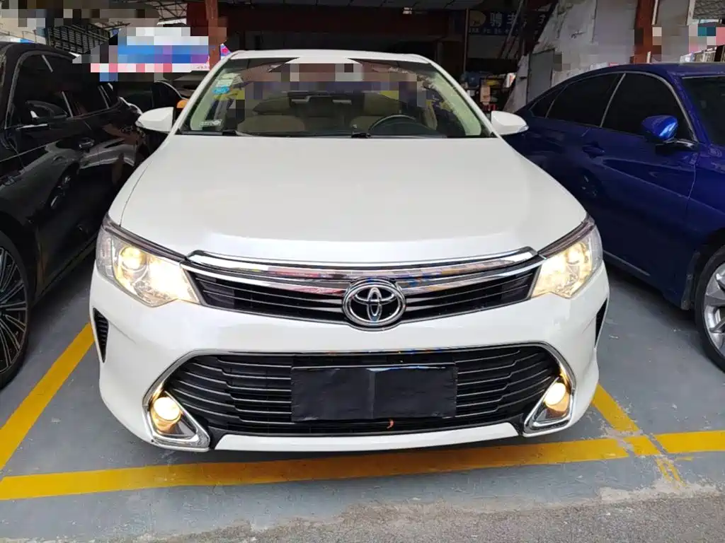 Toyota Camry 2017 — фото 3