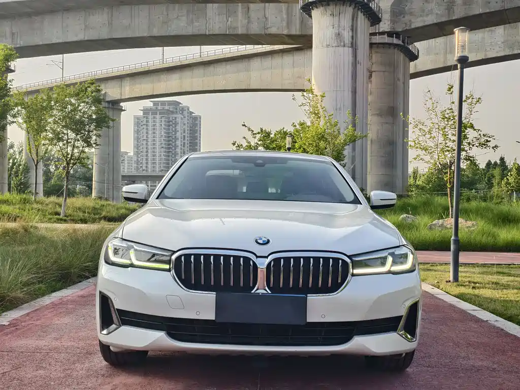 BMW 5 Series 2021 — фото 2