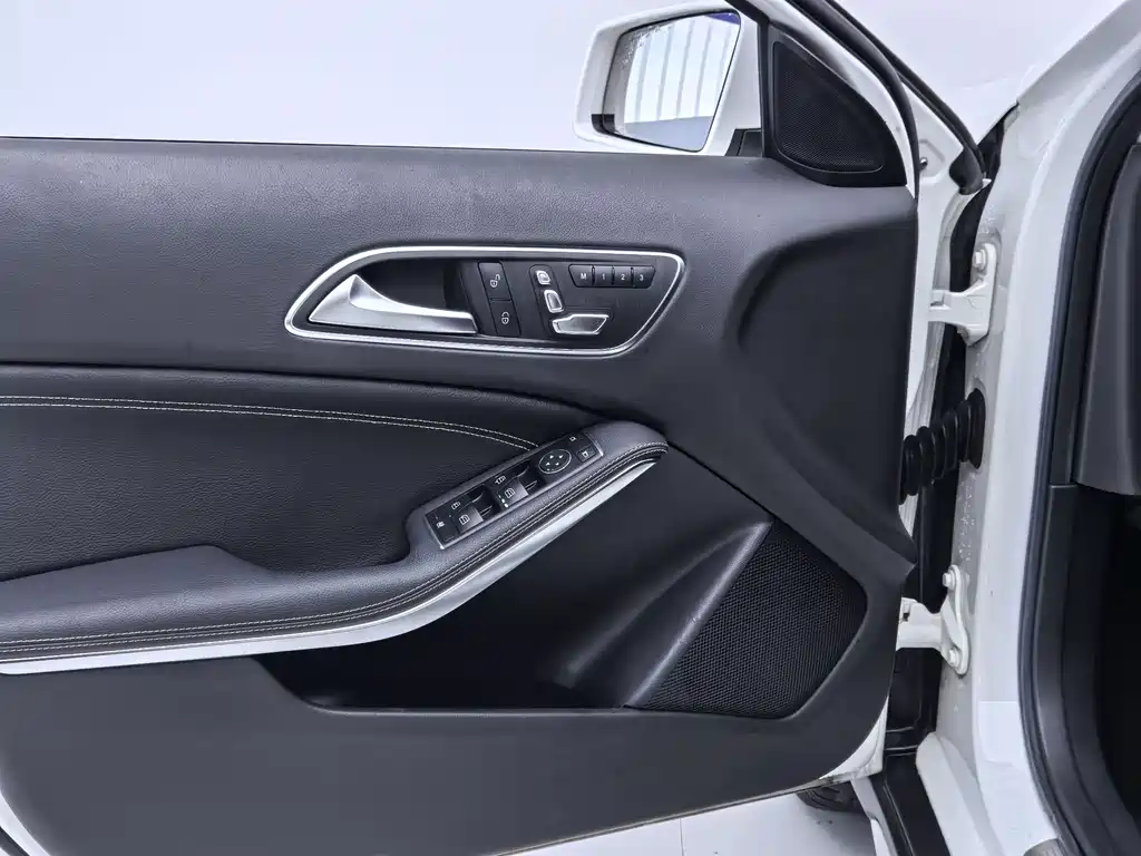 Mercedes-Benz GLA 2018 — фото 17