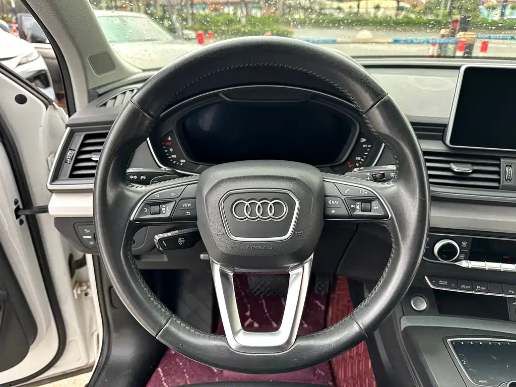 Audi Q5L 2020 — фото 16