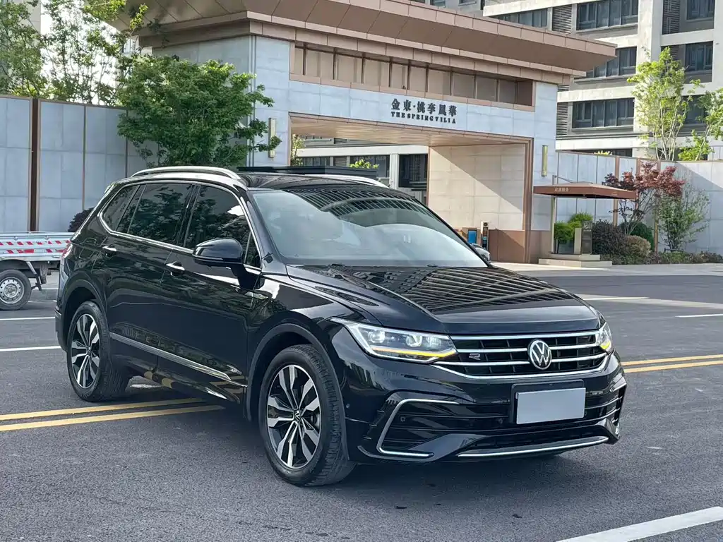 Volkswagen Tiguan L 2022 — фото 3