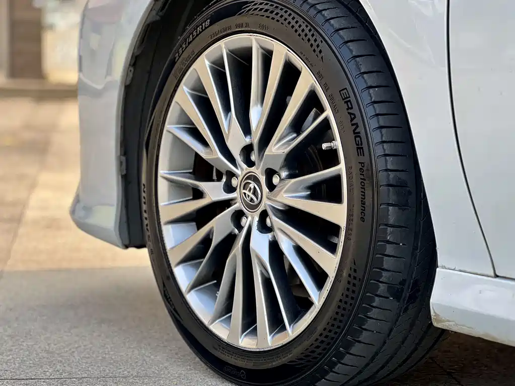Toyota Camry 2021 — фото 12