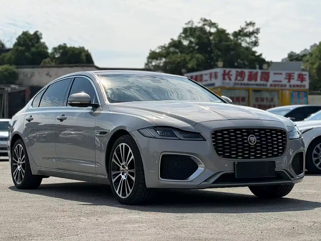 Jaguar XFL 2024 — фото 3