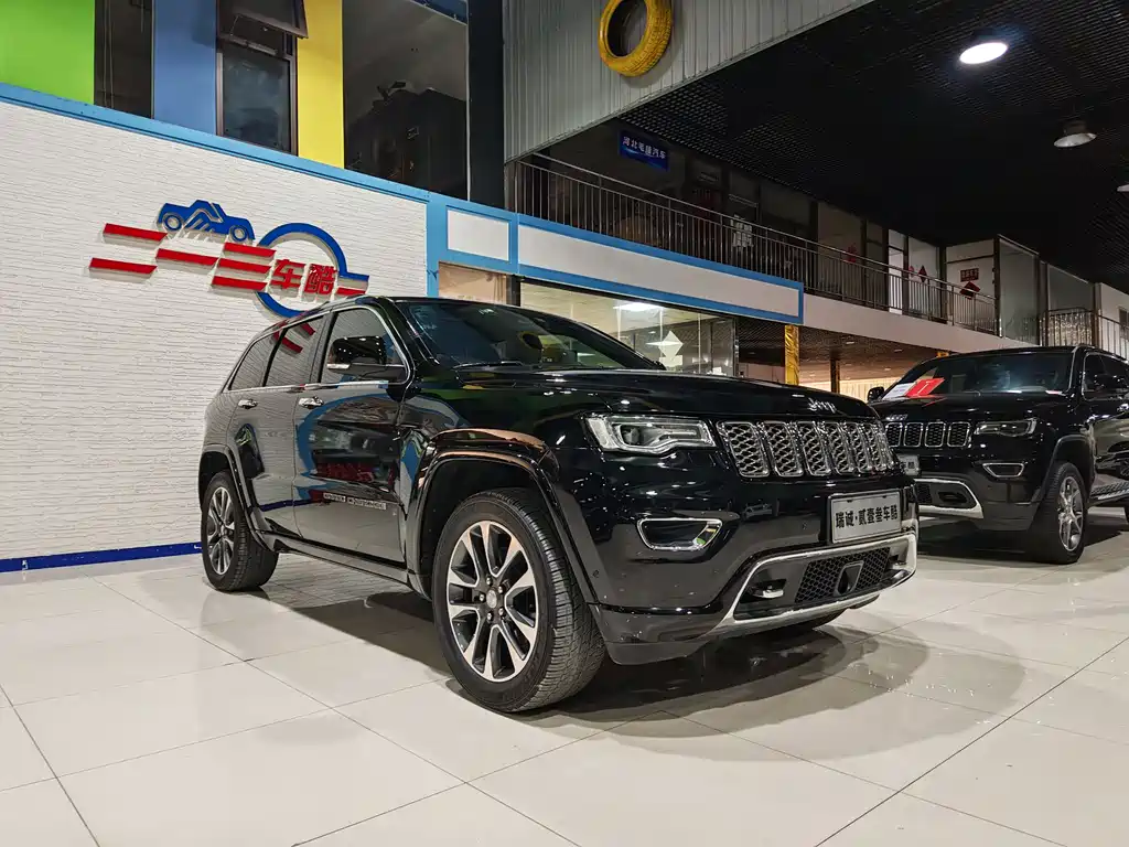 Jeep Grand Cherokee 2017 — фото 3