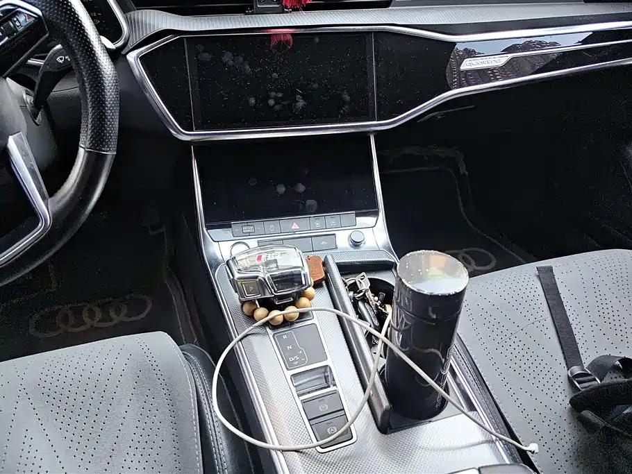 Audi A6L New Energy 2020 — фото 16