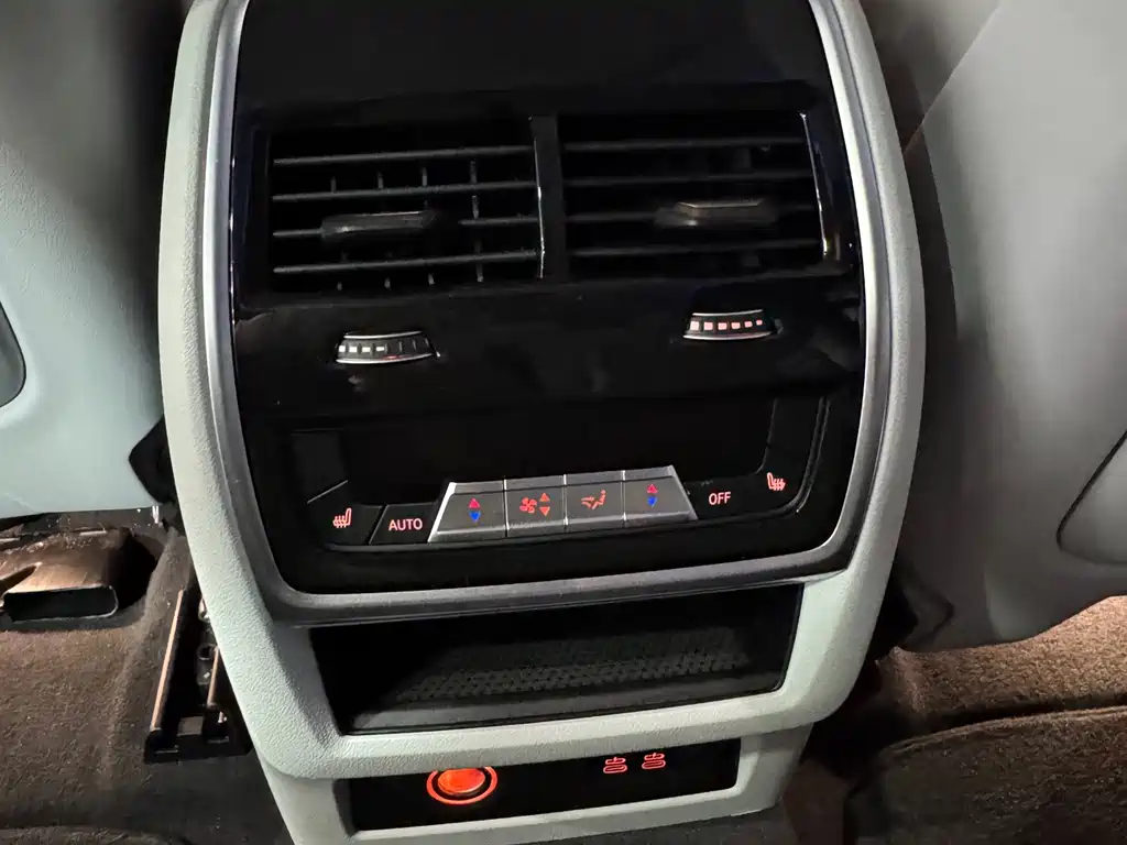 BMW XM — фото 16