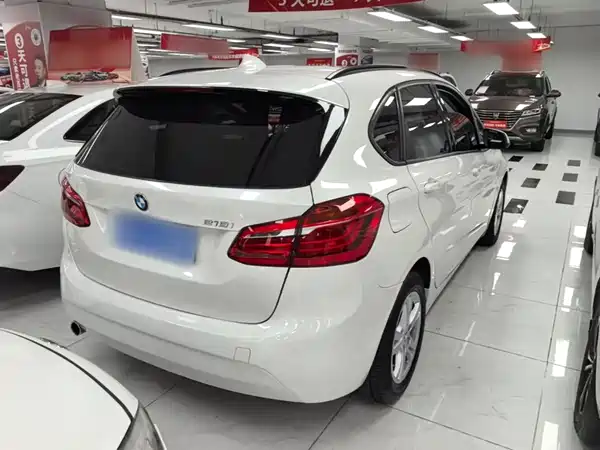 BMW 2 Series Station Wagon 2015