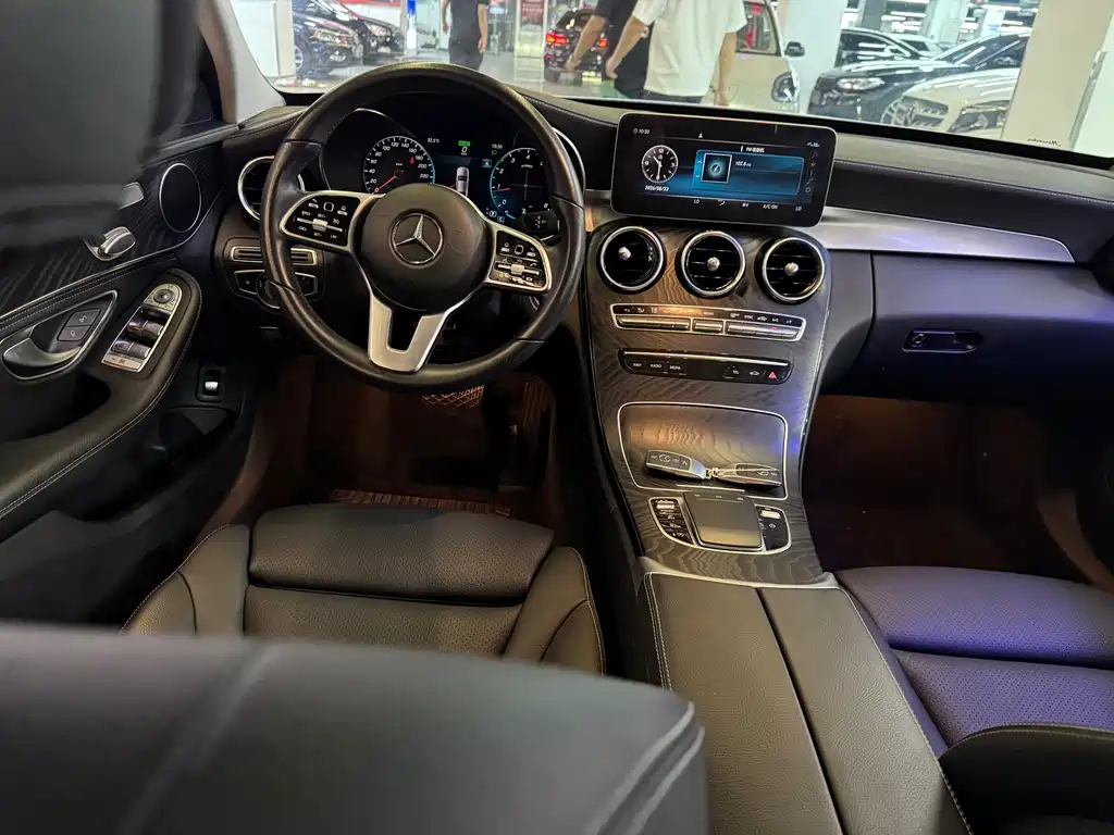 Mercedes-Benz C-Class 2019 — фото 18