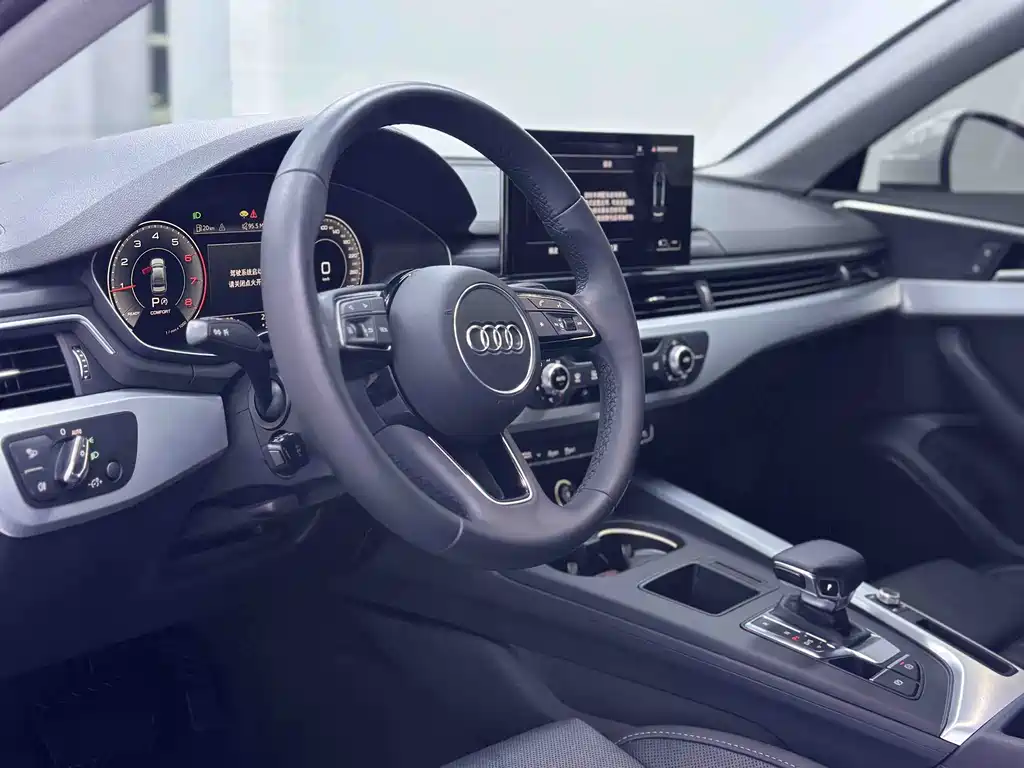 Audi A4L 2023 — фото 4