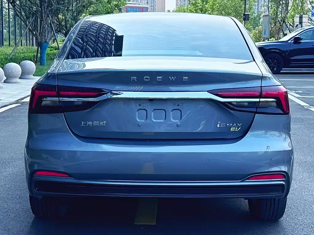 Roewe i6 MAX New Energy 2022 — фото 4
