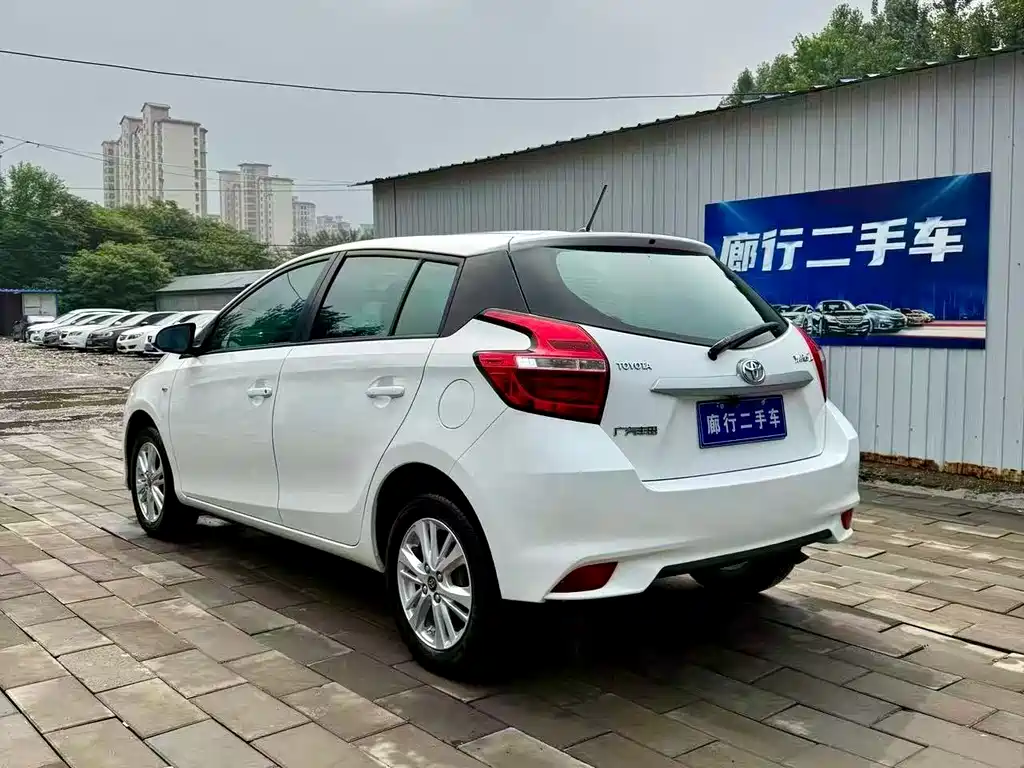Toyota Yaris L 2019 — фото 9