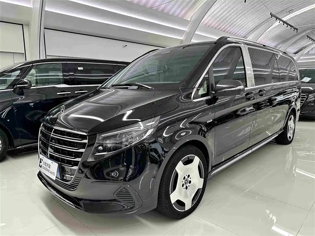 Mercedes-Benz V-Class 2024 — фото 1