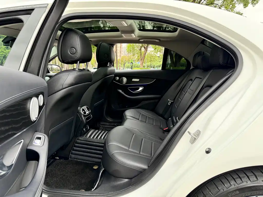 Mercedes-Benz C-Class 2022 — фото 18