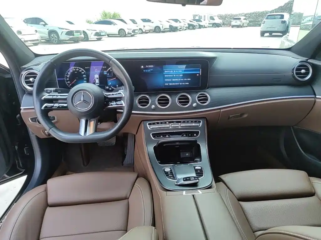 Mercedes-Benz E-Class 2023 — фото 10