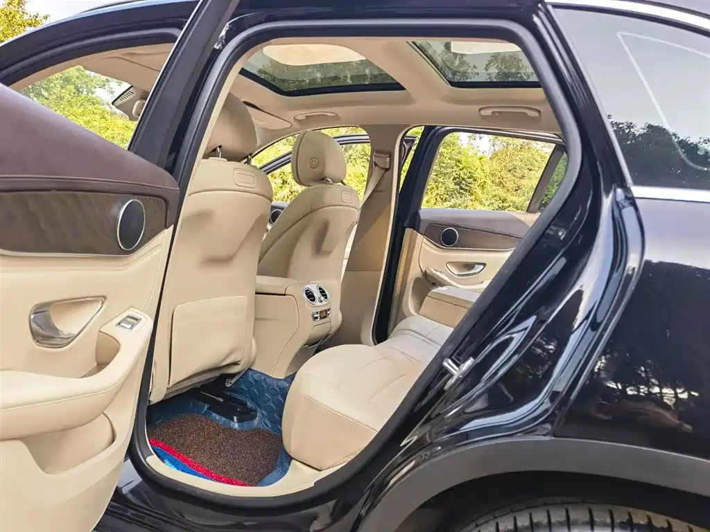 Mercedes-Benz GLC 2018 — фото 10