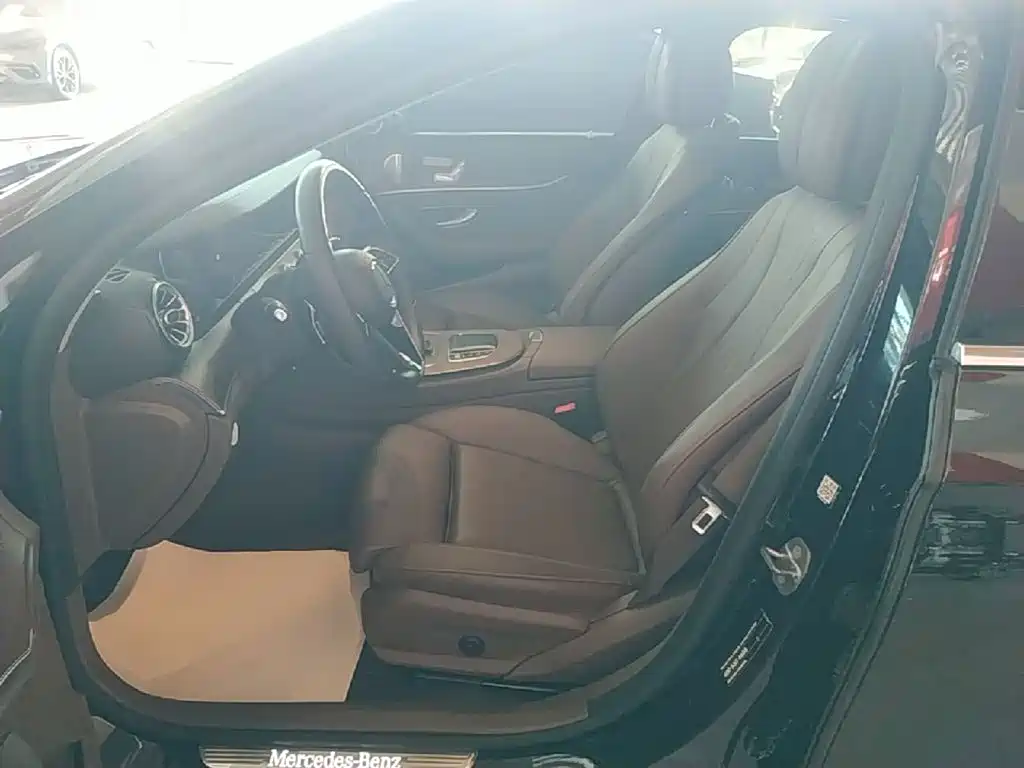 Mercedes-Benz E-Class 2022 — фото 15