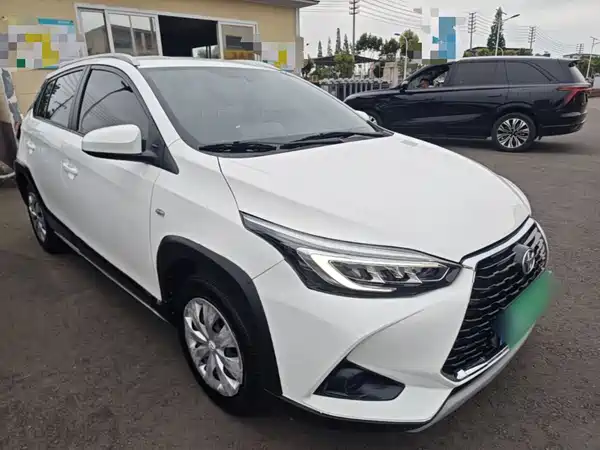 Toyota Yaris L 2022