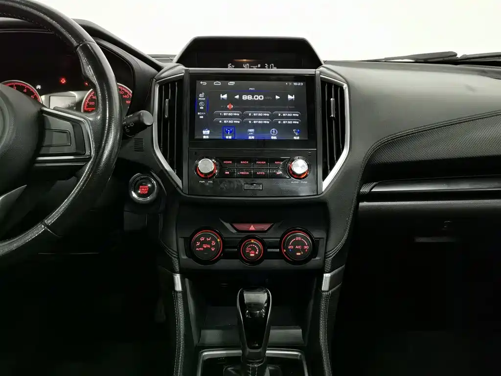 Subaru Forester 2019 — фото 12