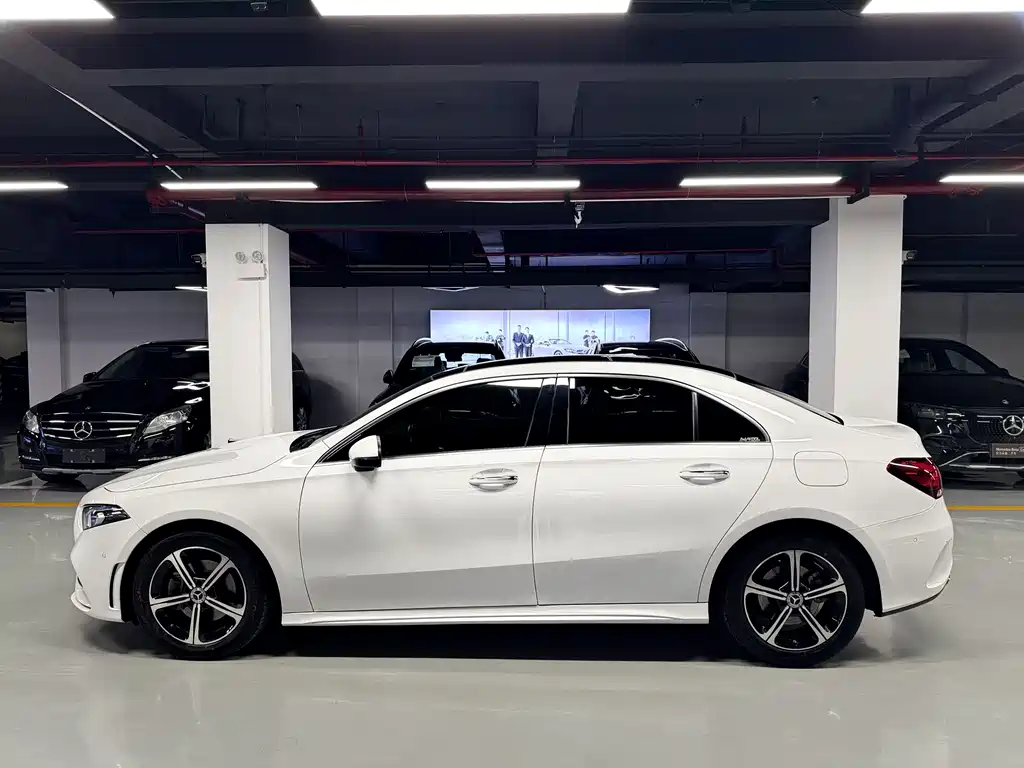 Mercedes-Benz A-Class 2023 — фото 7