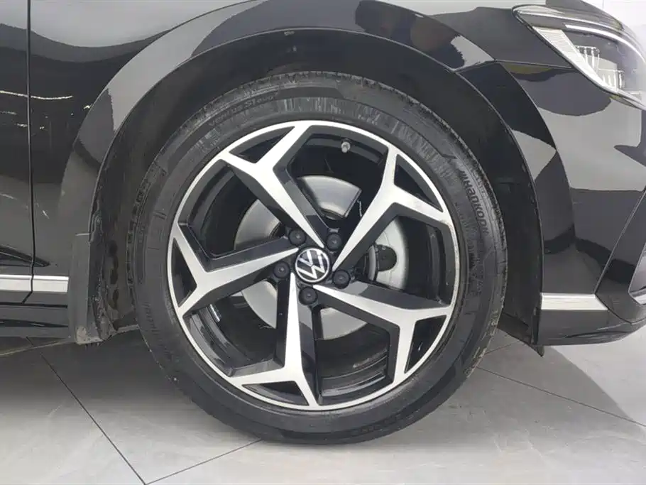 Volkswagen Magotan 2025