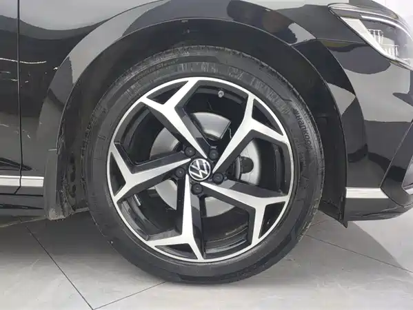 Volkswagen Magotan 2025