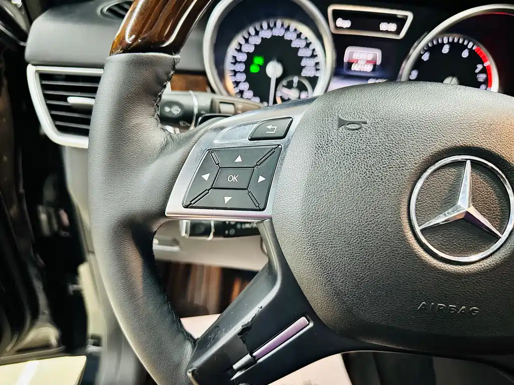 Mercedes-Benz M-Class 2015 — фото 50