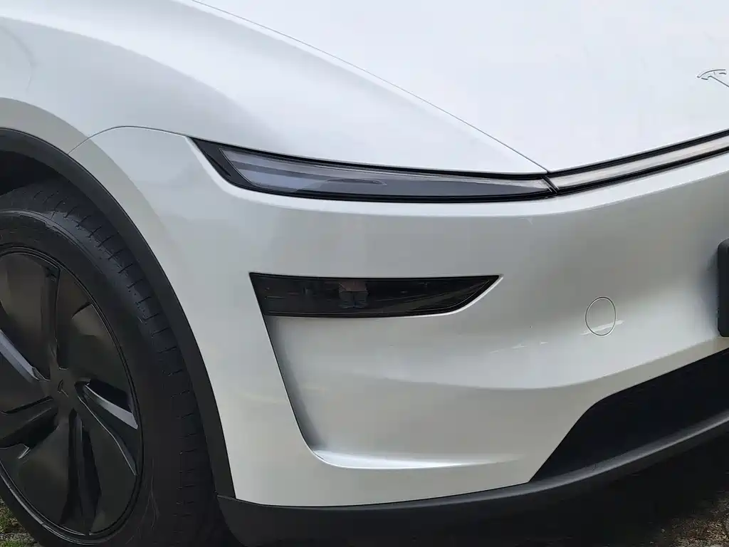 Tesla Model Y 2026 — фото 6