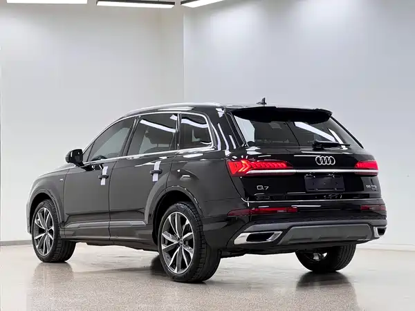 Audi Q7 2021