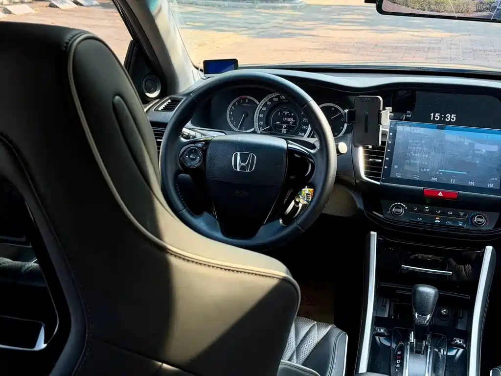 Honda Accord 2016 — фото 7