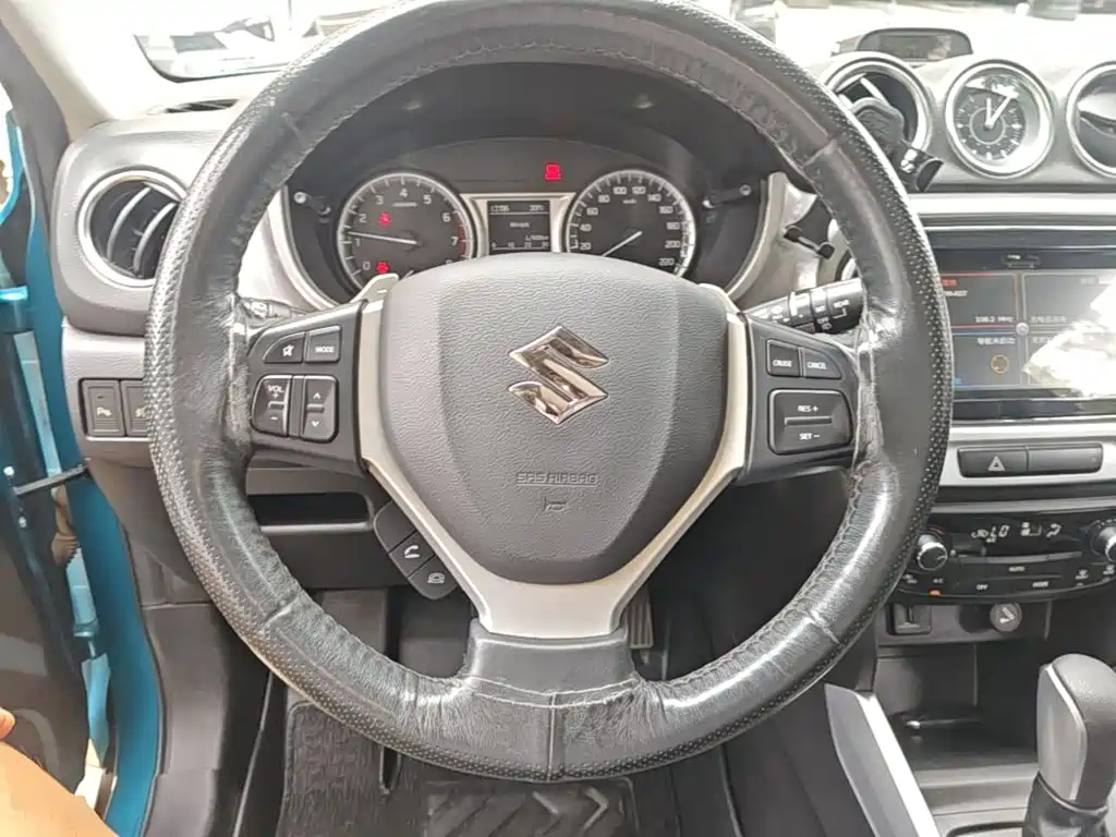Suzuki Vitara 2016 — фото 11