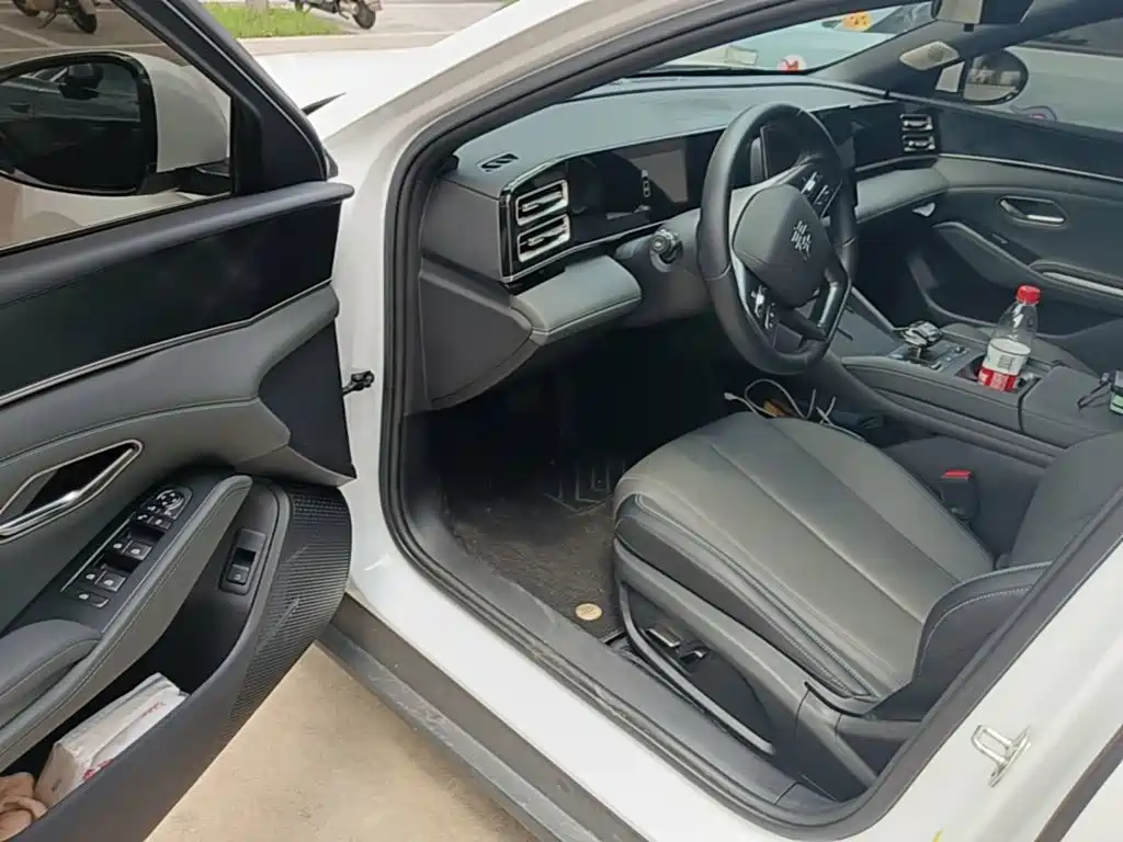 BYD Qin L 2025 — фото 16