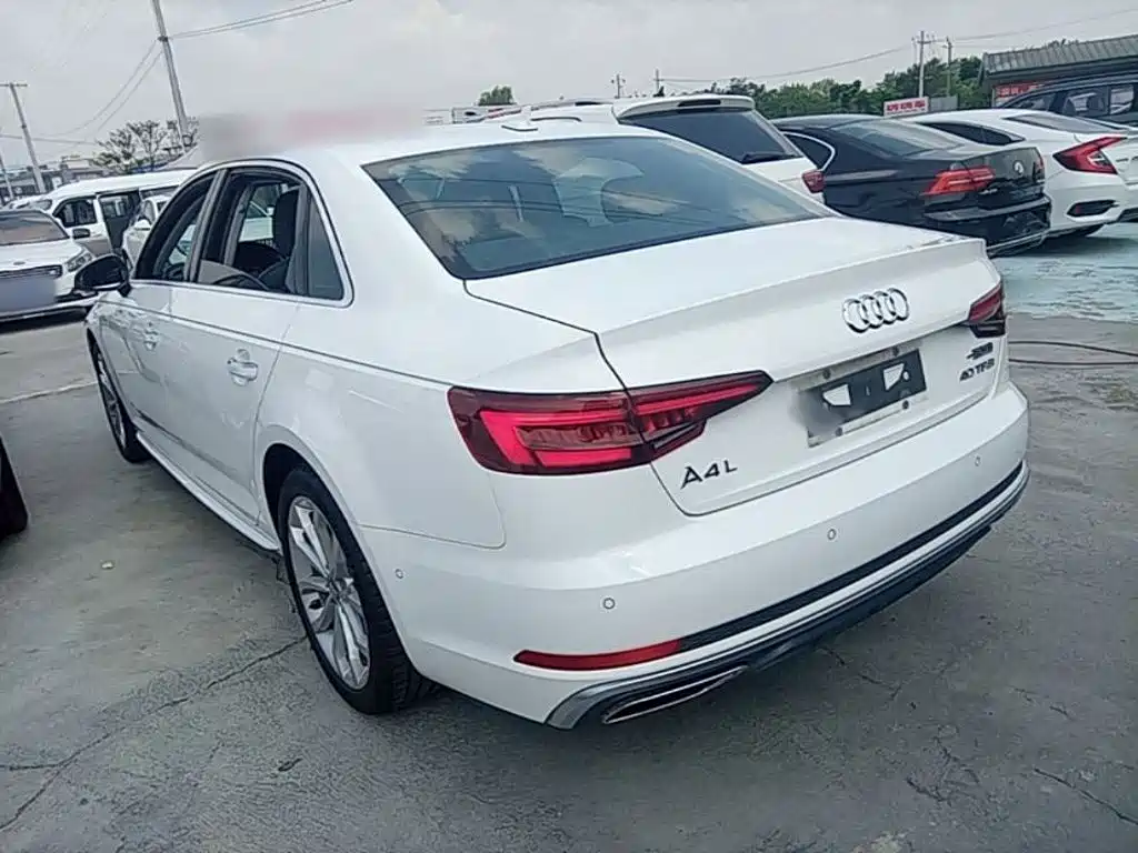 Audi A4L 2019