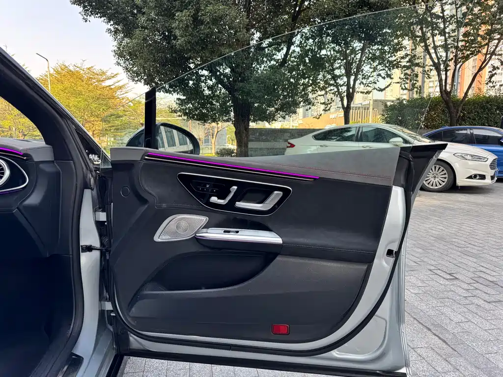 Mercedes-Benz EQE AMG 2023 — фото 14