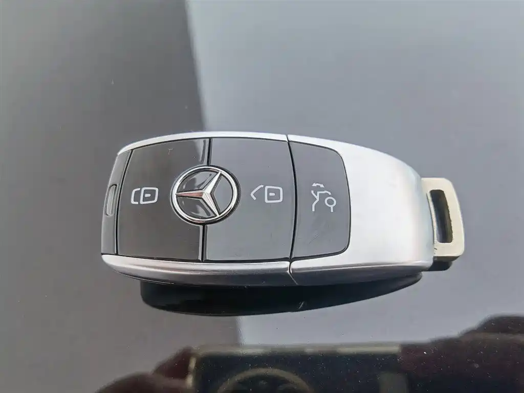 Mercedes-Benz E-Class 2022 — фото 19